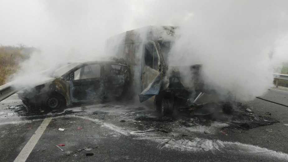 Тежка катастрофа е станала около 09:30 сутринта край Пазарджик, съобщиха