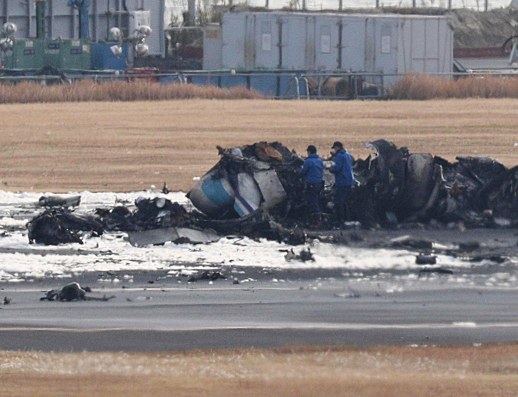 Японските власти съобщиха в сряда, че пътнически самолет, който се