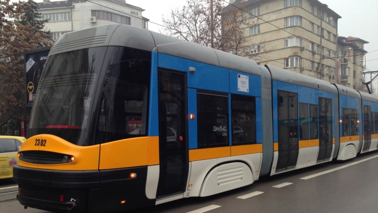 80-годишна жена беше защипана и влачена от трамвай в София.