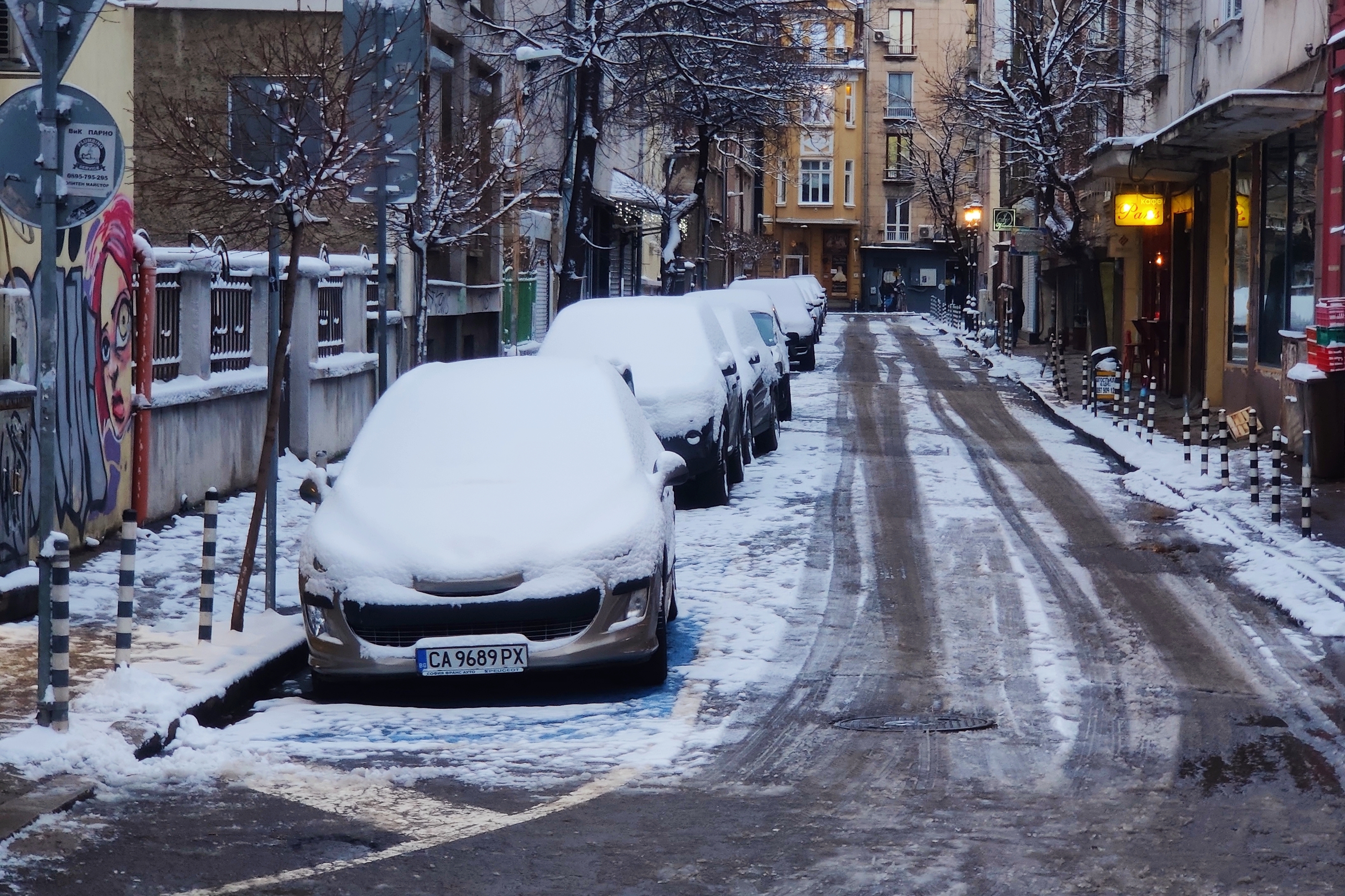 Тази нощ общо 168 машини са почиствали снега в столицата,