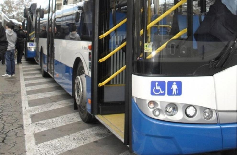 Автобус на градския транспорт блъсна пенсионер в Пловдив. По непотвърдена