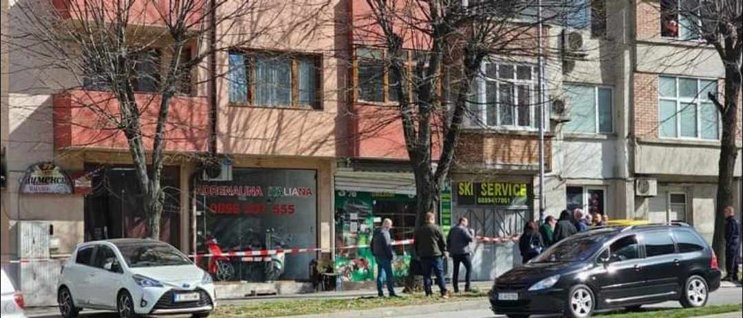 Двама маскирани обраха заложна къща в Благоевград, намираща се при