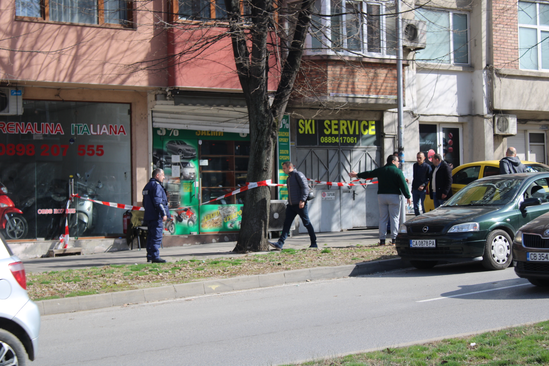 Криминалисти на ОДМВР-Благоевград задържаха служител на заложна къща, инсценирал грабежВ