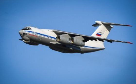 Руски военен транспортен самолет с 15 души на борда се