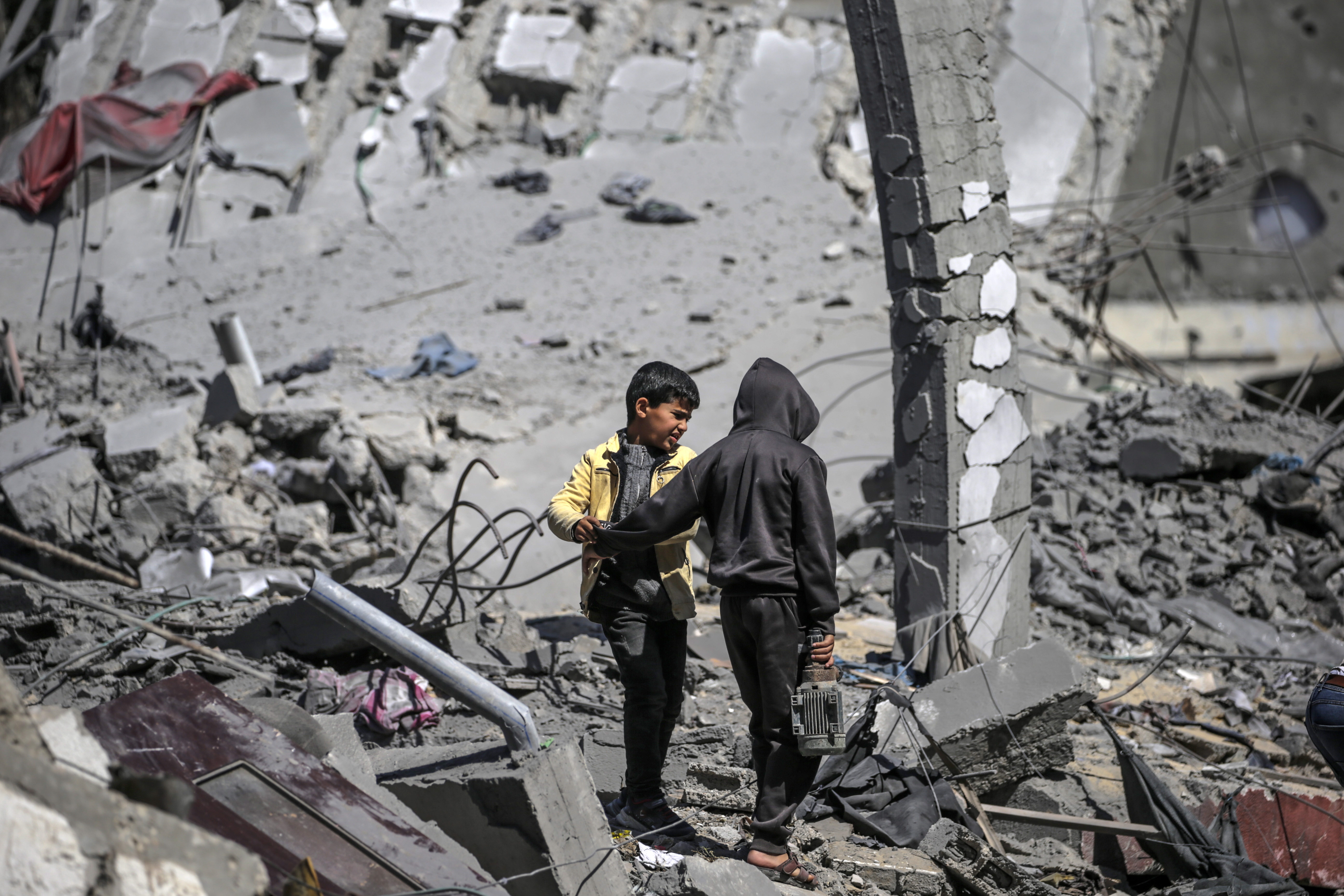 Най-малко един служител на UNRWA беше убит, а други 22
