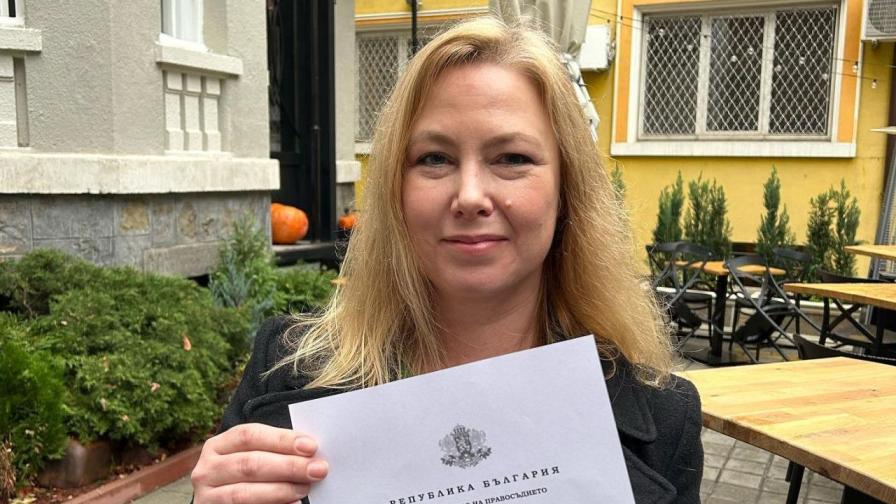 Съпругата на бившия премиер Кирил Петков - Линда, пусна обява