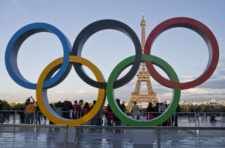 Свещеният огън за Олимпийските игри в Париж през 2024 г.