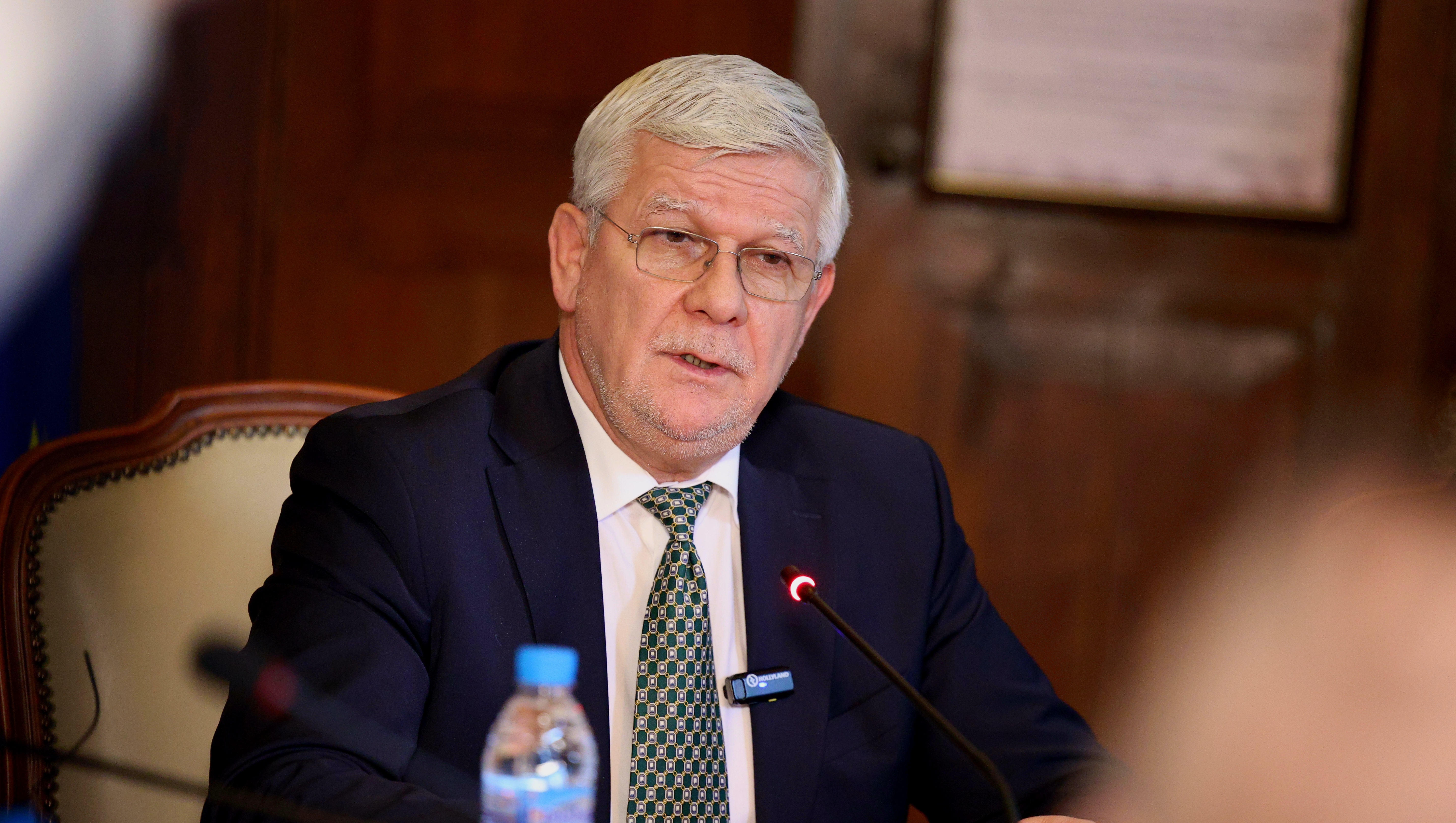 Министърът на земеделието Кирил Вътев е подал оставка, пише БНР.