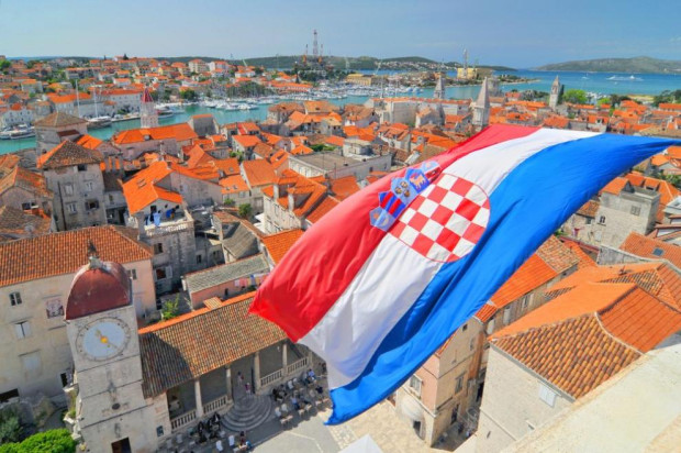 Половината от хърватските гласоподаватели, или повече от 1,6 млн. души,