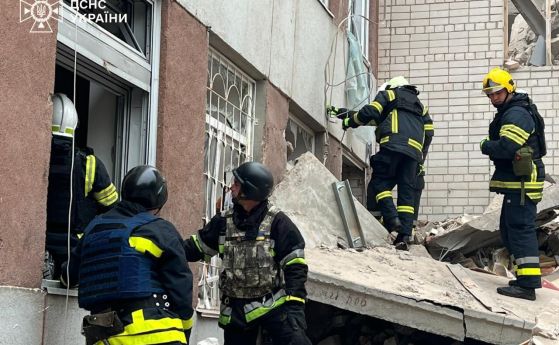 Снимка: Ударът по Чернигов: Жертвите са 18, ранените - 77