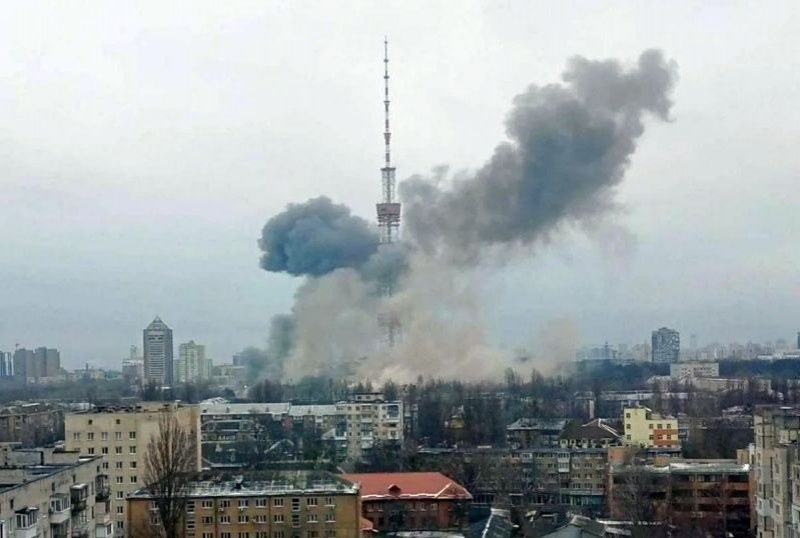 Снимка: Голяма телевизионна кула в град Харков беше разрушена
