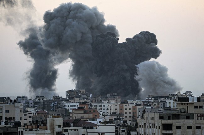 Снимка: Палестинци откриха 392 тела в 3 масови гроба в Газа