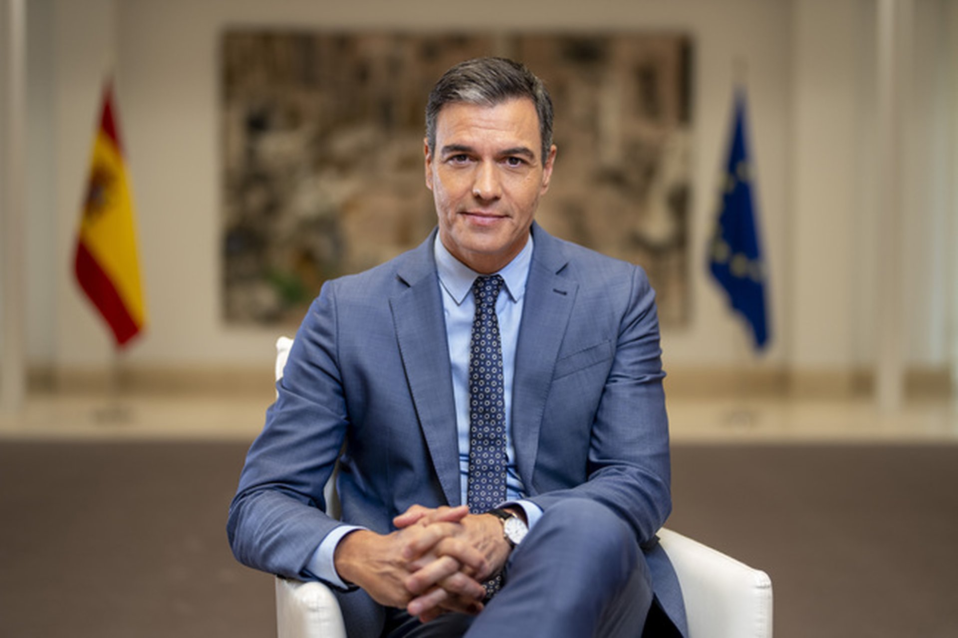 Испанският премиер Педро Санчес обяви, че няма да подава оставка