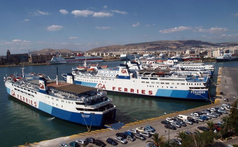 Натоварено е движението по гръцките пристанища, пътува се само с