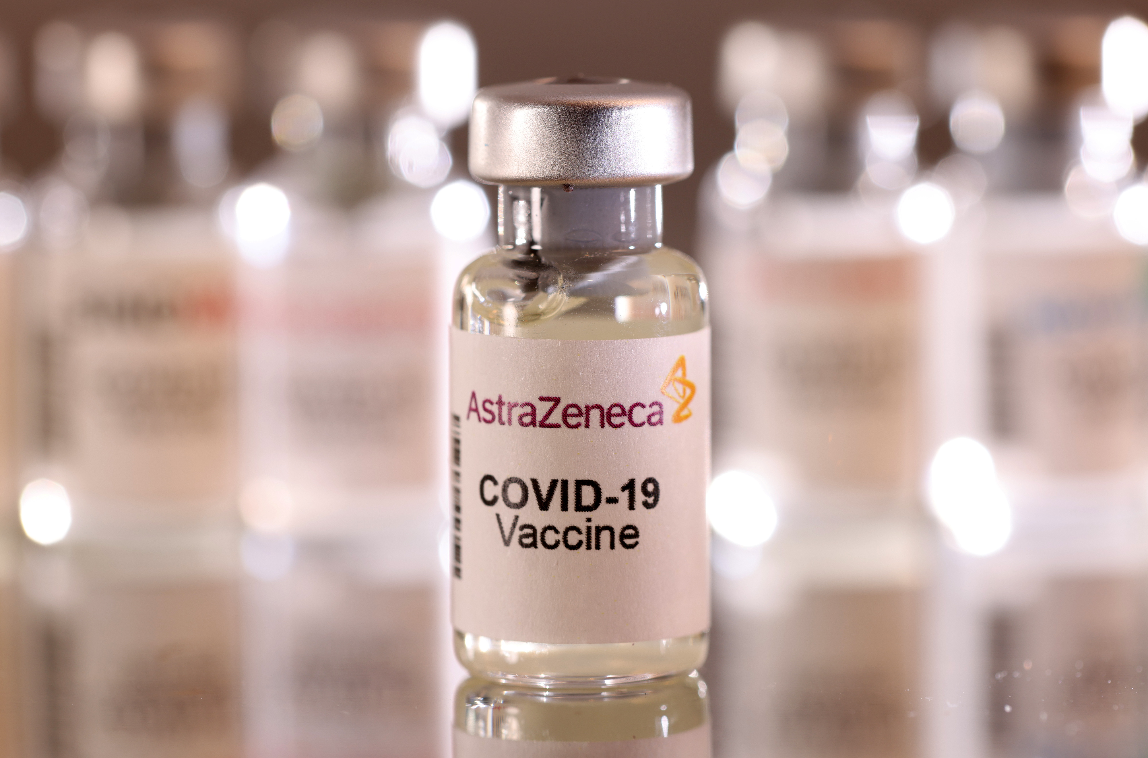 AstraZeneca изтегля своята ваксина срещу Covid-19 в световен мащаб, месеци