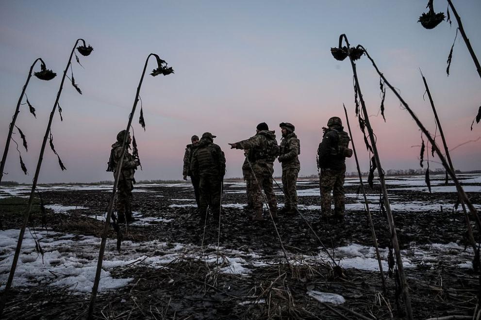 Украйна съобщи, че двама души са загинали при руския обстрел