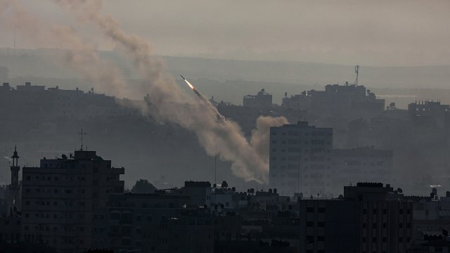 Израел нанесе удари по две населени места в Южен Ливан,