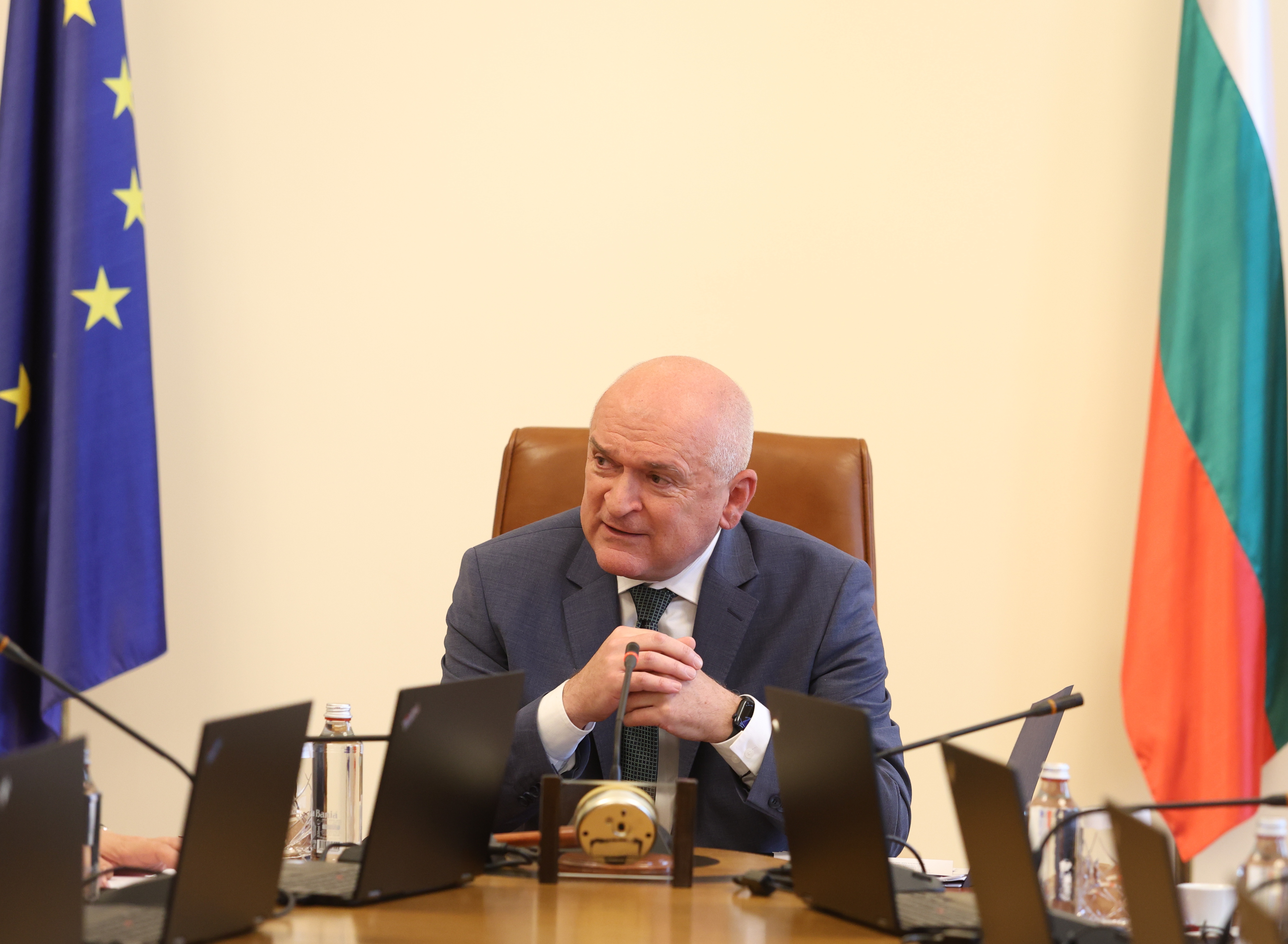 Служебният министър-председател Димитър Главчев ще посети днес град Шипка, който