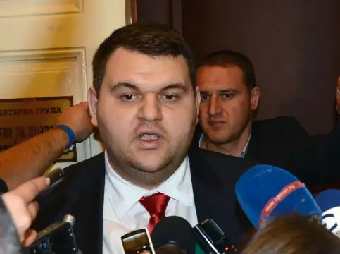 Депутатът от ДПС Делян Пеевски изненадващо се оказа свързан с