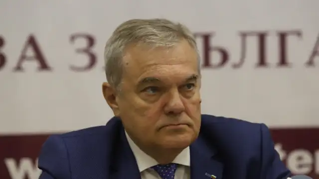 Председателят на АБВ Румен Петков представи пред медиите официален документ