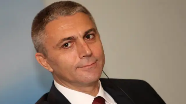 Асен Василев оказва натиск върху служителите на НАП да извършат