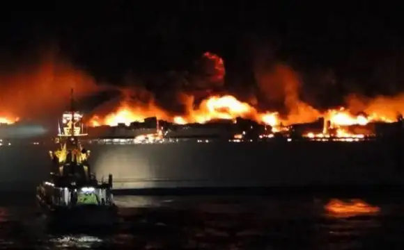 Пожарът на ферибота в Йонийско море е тръгнал между 3
