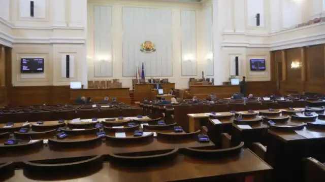 Извънредно заседание на парламента заради окончателното гласуване на Държавния бюджет