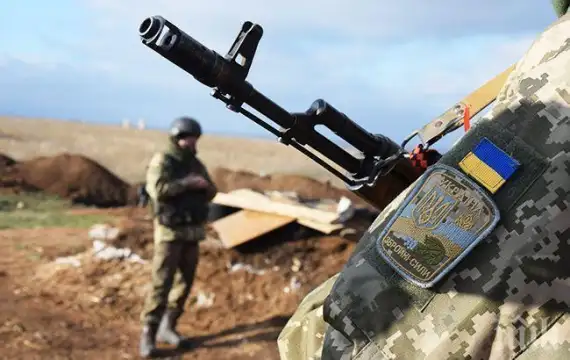 Украинските военни днес обявиха че двама украински войници са били