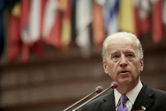 Президентът Джо Байдън разкри в четвъртък нови унищожителни санкции срещу