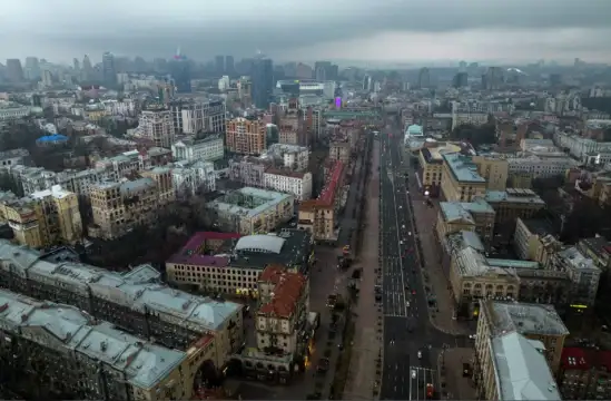 Звуци от стрелба близо до правителствения квартал в украинската столица