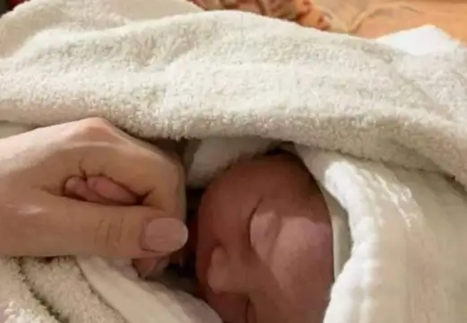 Бебе се е родило в метрото на Киев Момиченцето което получи