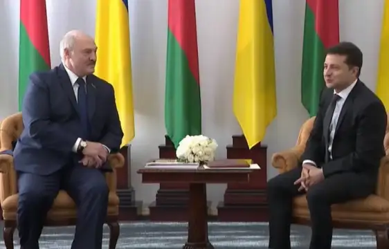 Украинският президент Володимир Зеленски е провел разговор с беларуския лидер