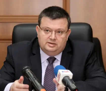 От днес досегашният председател на антикорупционната комисия КПКОНПИ Сотир Цацаров
