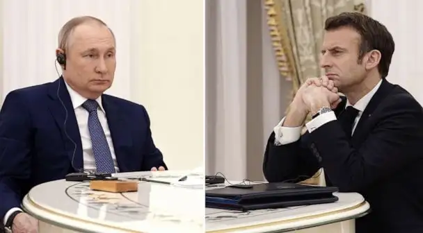 Руският президент Владимир Путин в редовен телефонен разговор с френския