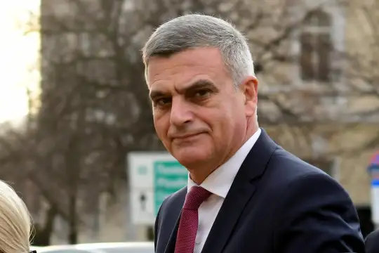 Бившият министър на отбраната Стефан Янев заяви че ще обяви
