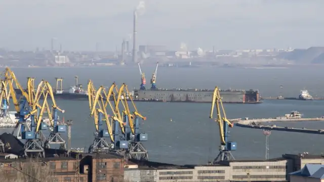 Стратегическото пристанище Мариупол в Източна Украйна е блокирано от руски