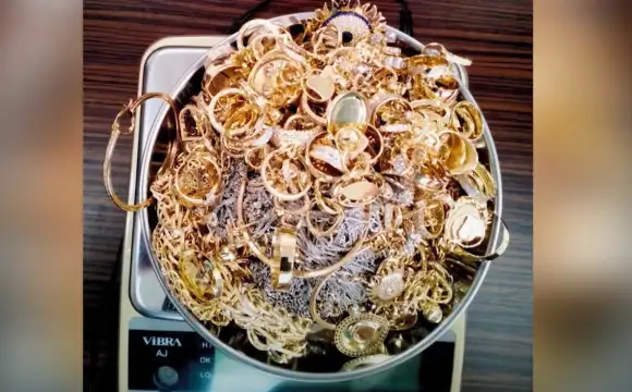 Над 10 кг контрабандни златни накити откриха митническите служители при