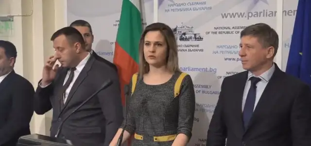 От Възраждане поискаха оставката на зам министъра на културата Весела Кондакова Очаквайте