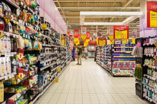 Истерия около слънчогледовото олио се наблюдава в Румъния Големите супермаркети