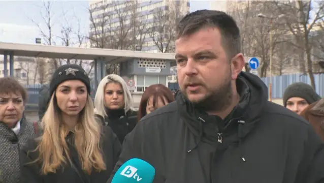 СНИМКА bTVСъпругът на Севдалина Арнаудова разказа че полицията се появила