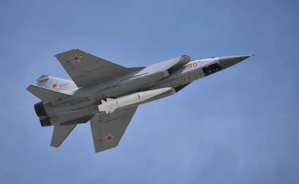 Руските военновъздушни сили съобщават че са унищожили ракетен арсенал в