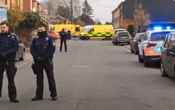 Кола се вряза в карнавал в Белгия убивайки няколко души