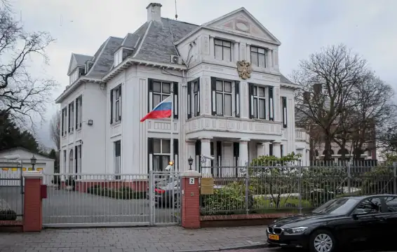 Министерството на външните работи на Нидерландия обяви експулсирането на 17