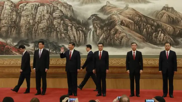 Китайският президент Си Цзинпин и премиерът на страната Ли Къцян