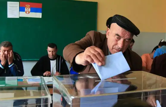 В Сърбия се провеждат предсрочни парламентарни и редовни президентски избори