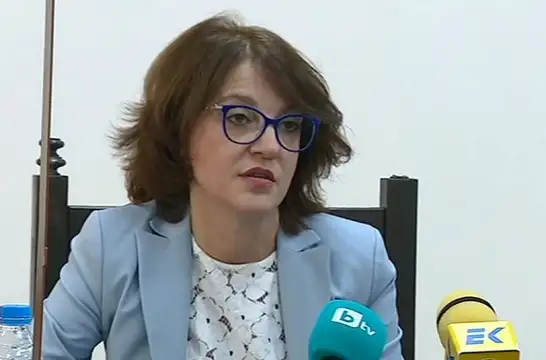 Няколко са сигналите срещу министъра на финансите Асен Василев обяви