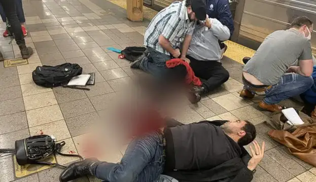 Няколко души бяха простреляни на метростанция в Бруклин Ню Йорк