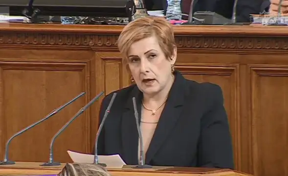 Възраждане поиска оставката на вицепремиера и министър на икономиката Корнелия