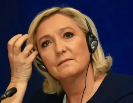 В случай на победа на изборите лидерът на френската крайна