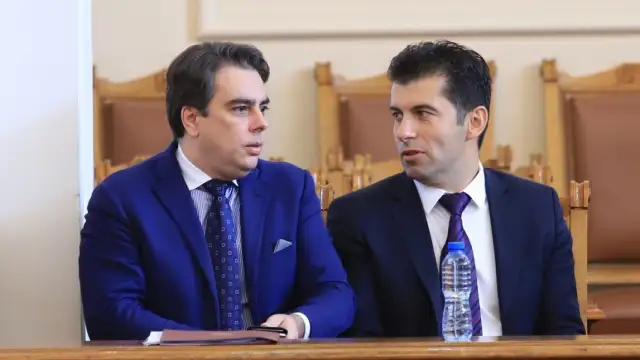 Кирил Петков и Асен Василев учредяват официално партията си Продължаваме